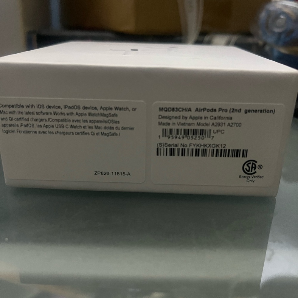 Apple AirPods Pro 2 with Charging Case - White - Picture 4 of 4